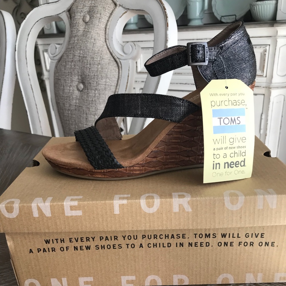 Women’s Toms Clarissa Wedge Sandals 8.5 New Black